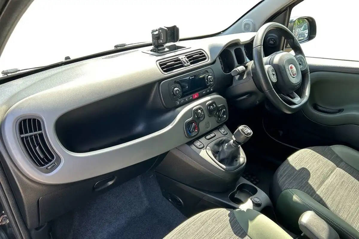 2020-fiat-panda-09-waze-4x4-big-5