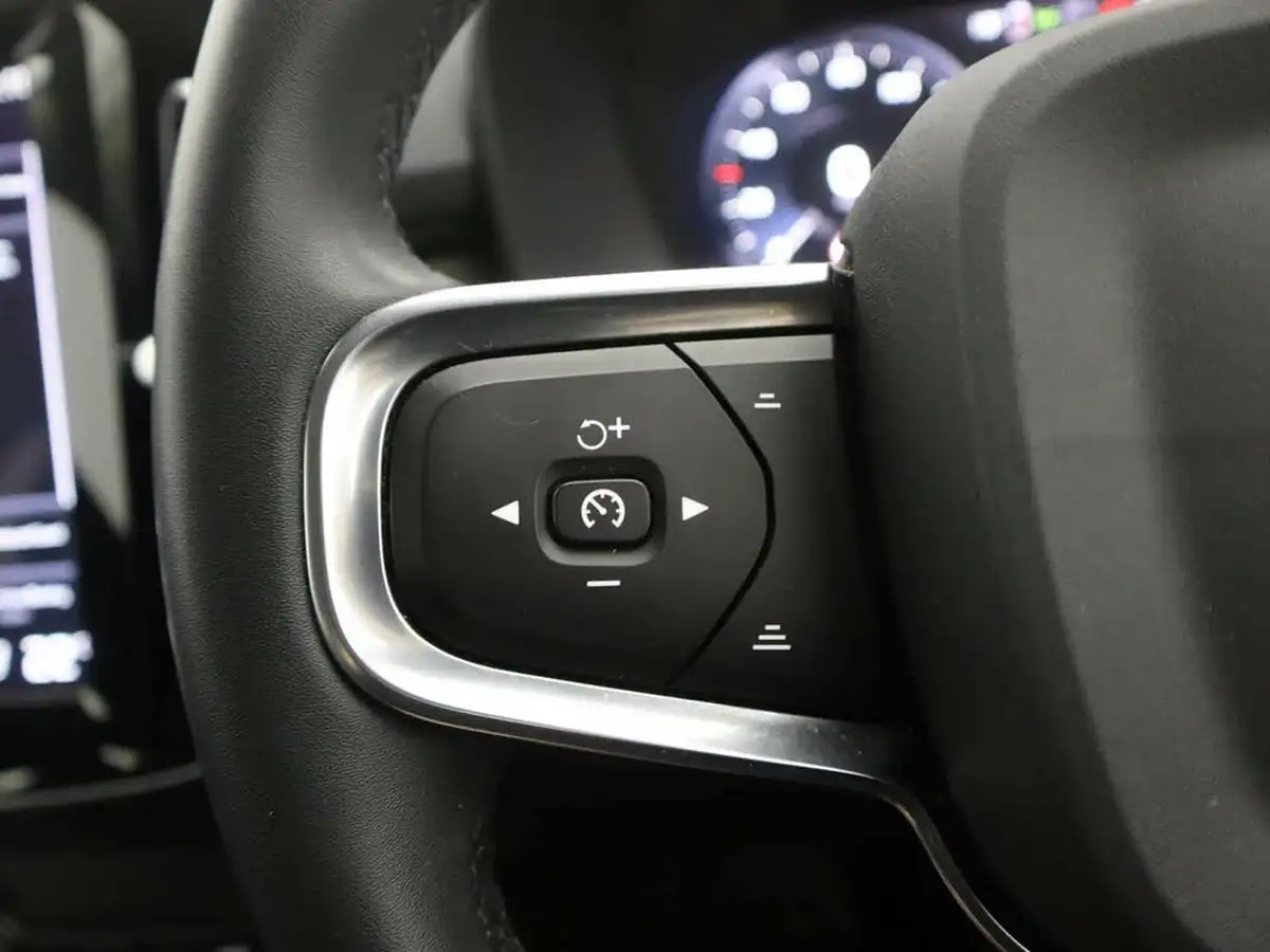 2022-volvo-xc40-15-t5-inscription-pro-big-23