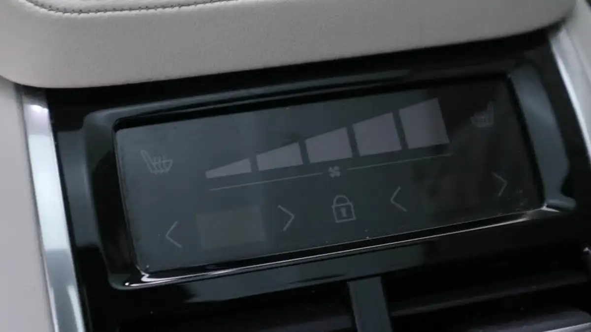 2024-volvo-xc90-20-t8-ultimate-dark-big-21