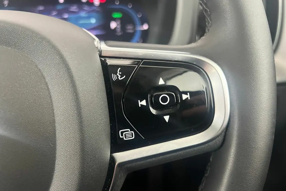 2024-volvo-xc60-20-b5-plus-big-11