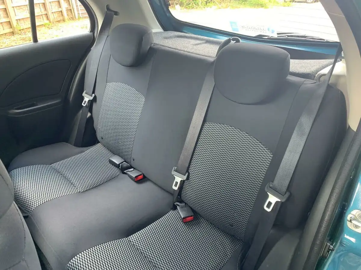 2017-nissan-micra-12-vibe-big-18