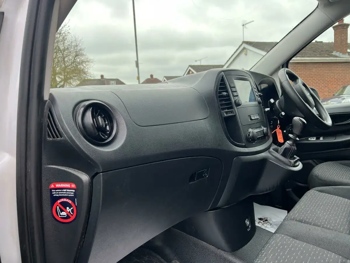 2021-mercedes-benz-vito-18-cdi-110-progressive-l1-panel-big-2