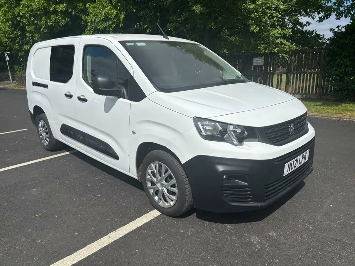 2021-peugeot-partner-15-bluehdi-950-professional-100ps-eu6dt-long-panel-big-0