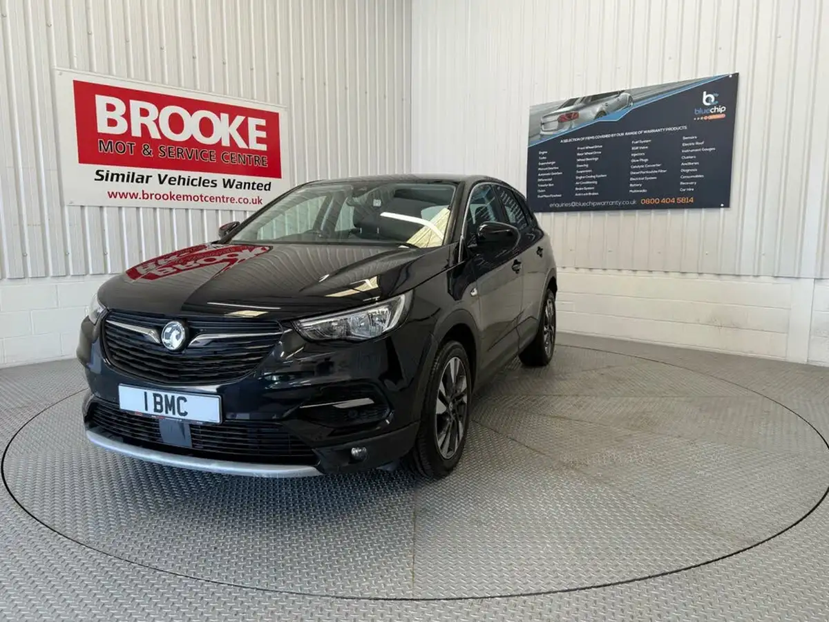 2019-vauxhall-grandland-x-12-sport-nav-big-3