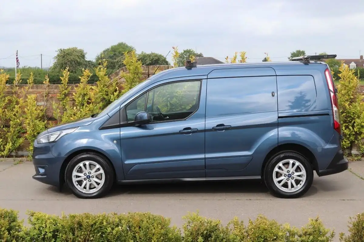 2020-ford-transit-connect-15-ecoblue-l1-200-limited-auto-big-3