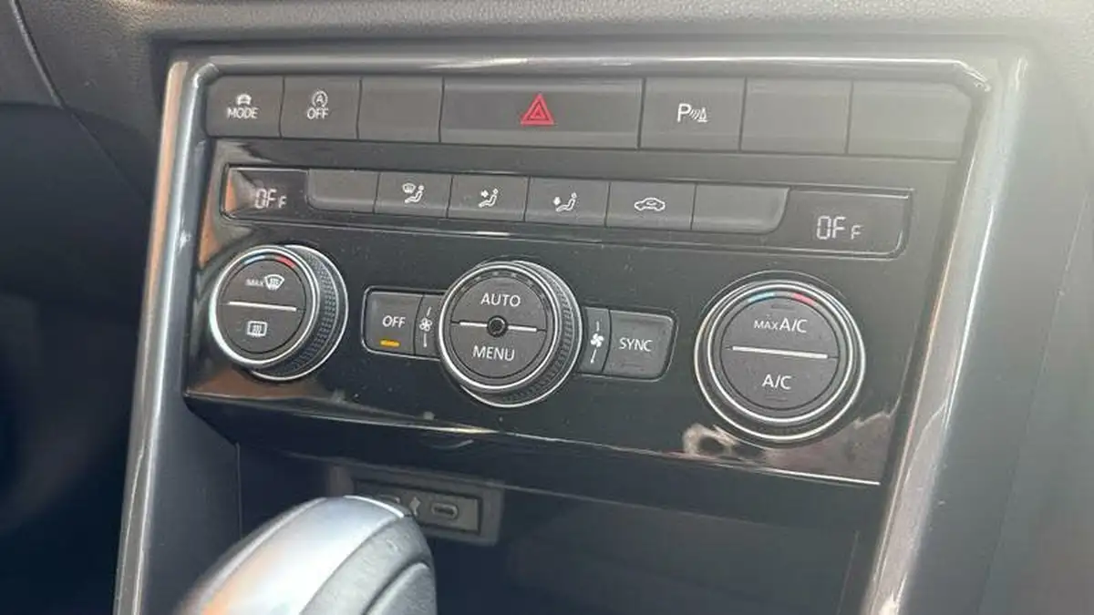 2021-volkswagen-t-roc-15-tsi-sel-dsg-big-24