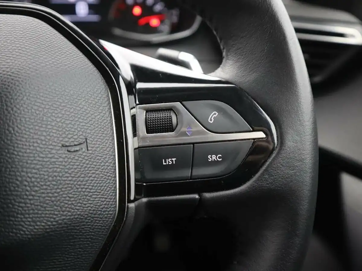 2021-peugeot-2008-suv-12-puretech-allure-130bhp-eat8-big-34