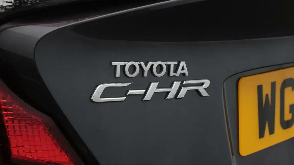 2020-toyota-c-hr-18-vvt-i-icon-parking-pack-big-21