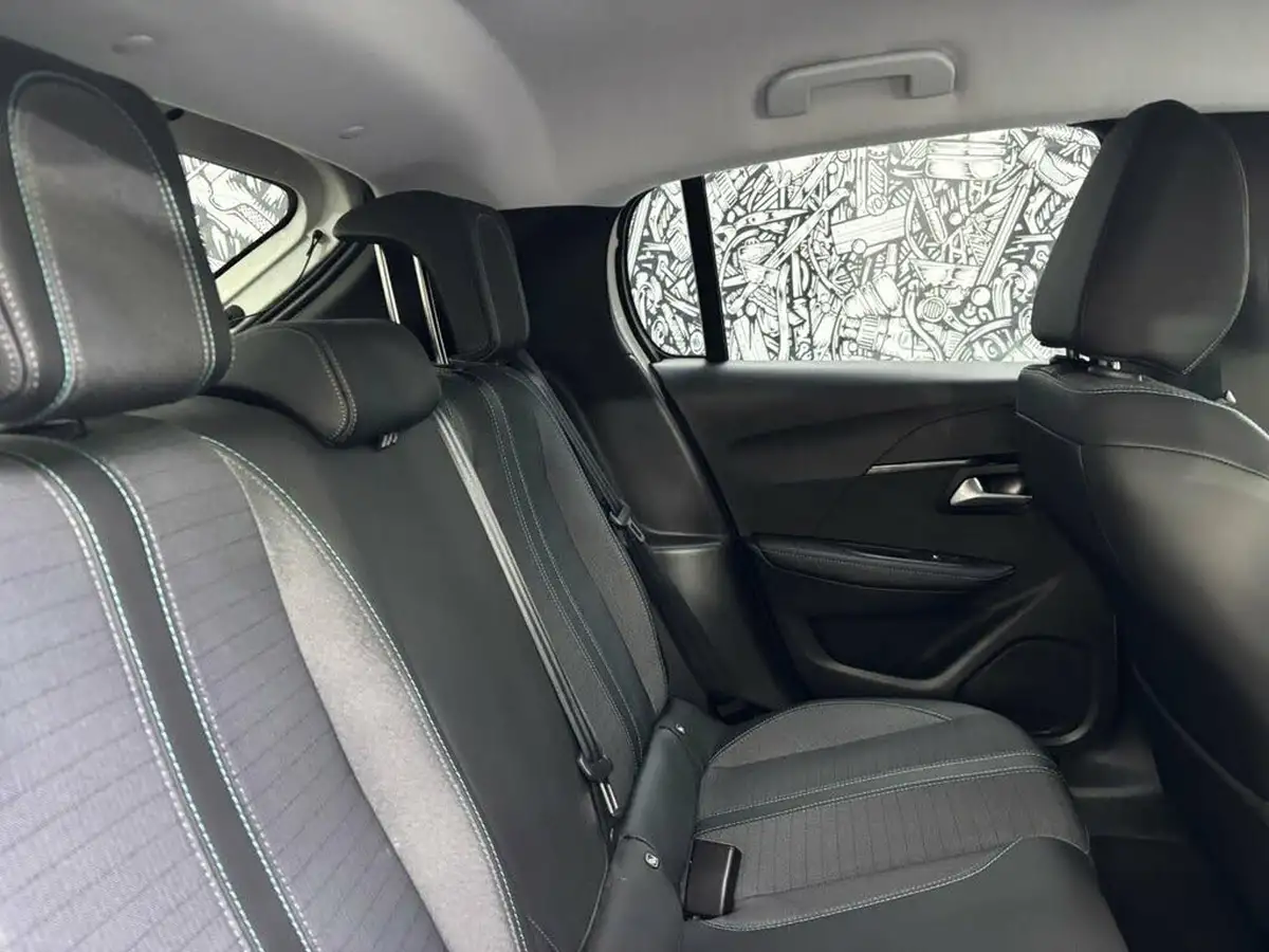 2020-peugeot-208-12-puretech-allure-100bhp-big-26