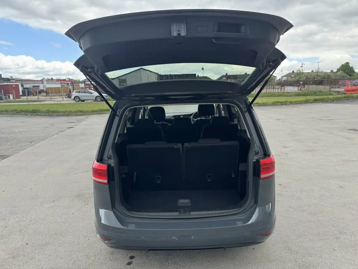 2021-volkswagen-touran-15-tsi-sel-dsg-big-20