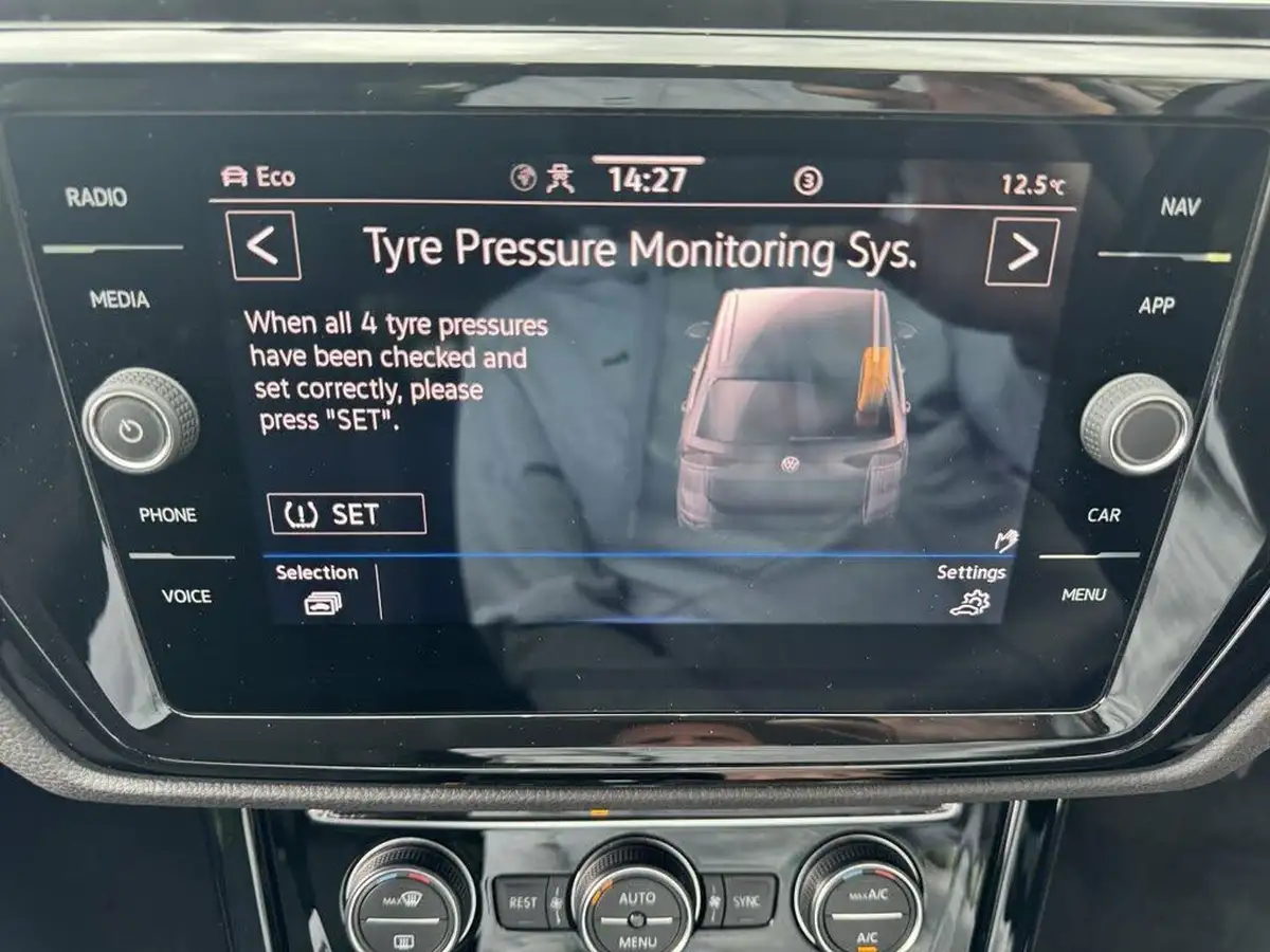 2021-volkswagen-touran-15-tsi-sel-dsg-big-68