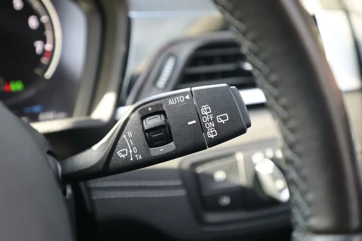 2022-bmw-x1-15-xdrive-25e-phev-sport-big-24