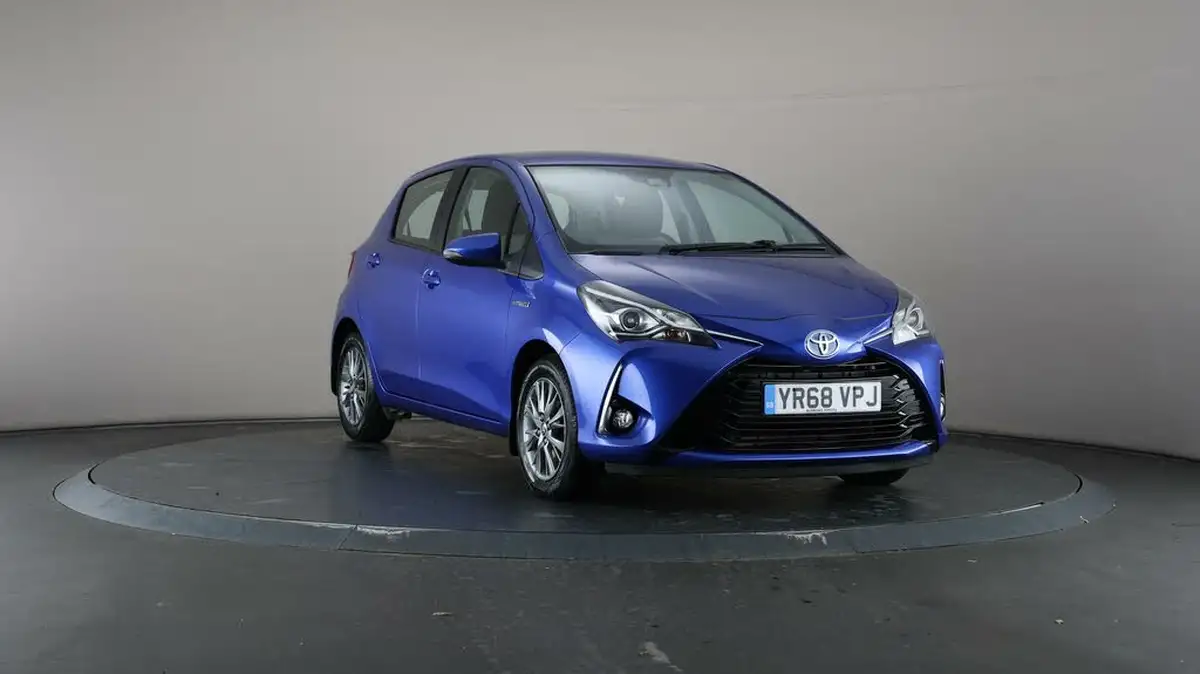 2018-toyota-yaris-15-vvt-i-icon-hybrid-big-51