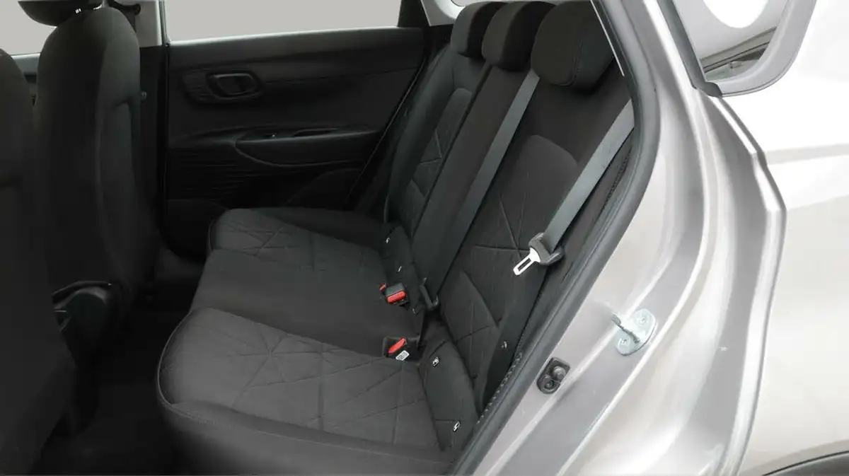 2022-hyundai-bayon-10-t-gdi-se-connect-dct-big-16