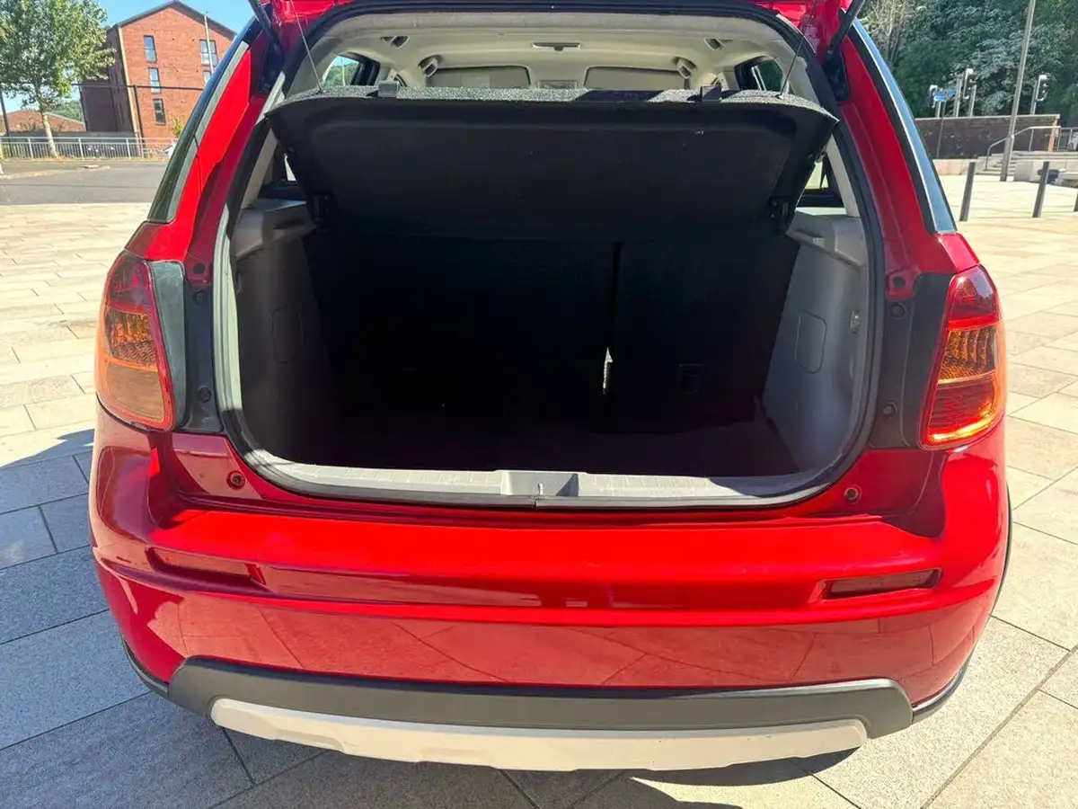 2011-suzuki-sx4-16-sz4-hatchback-5d-big-23
