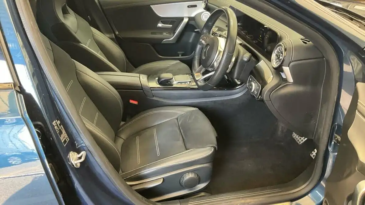 2022-mercedes-benz-a-class-13-a180-amg-line-executive-edition-hatchback-5d-7g-dct-big-6