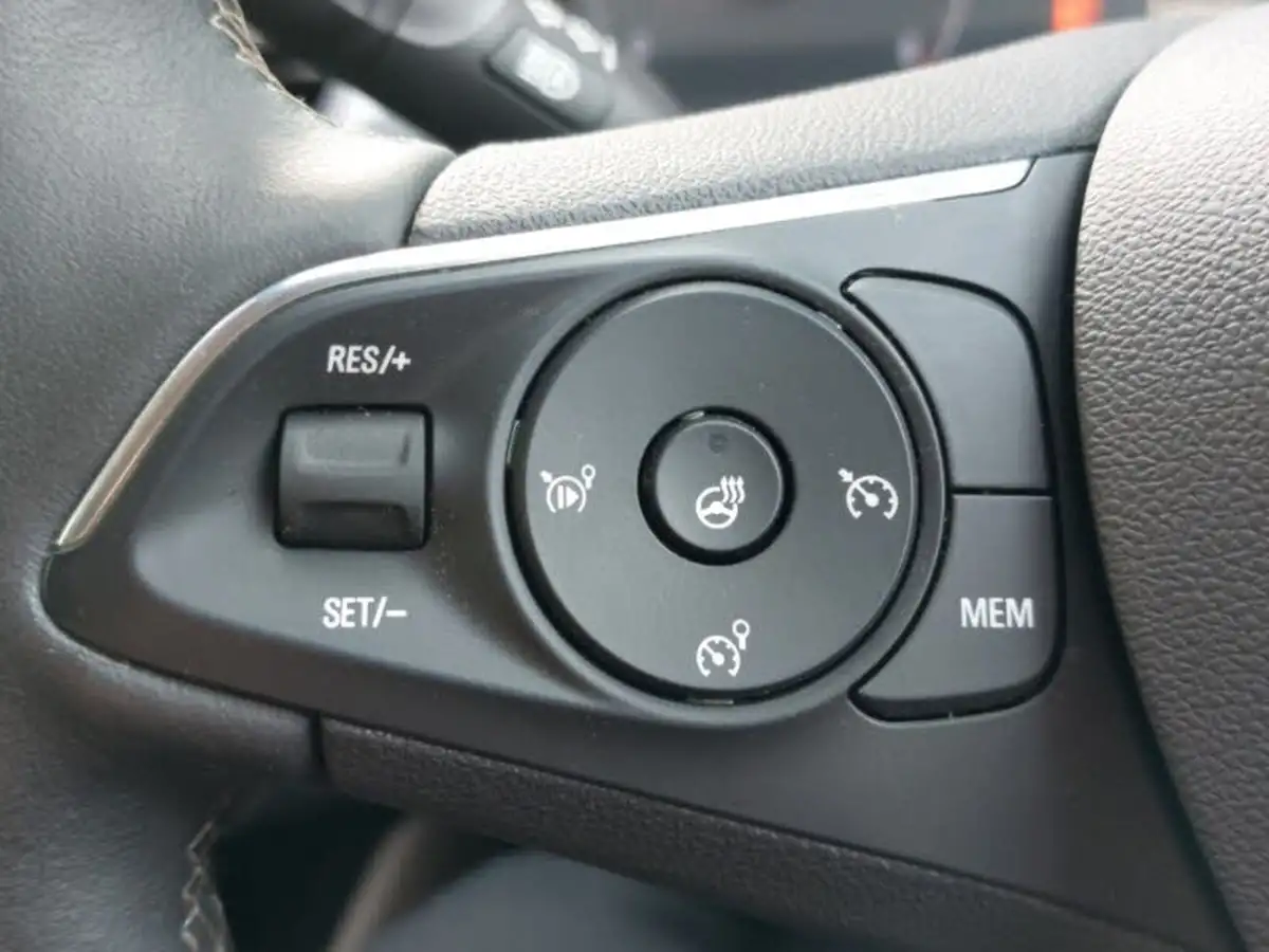 2021-vauxhall-crossland-12-elite-130ps-big-12
