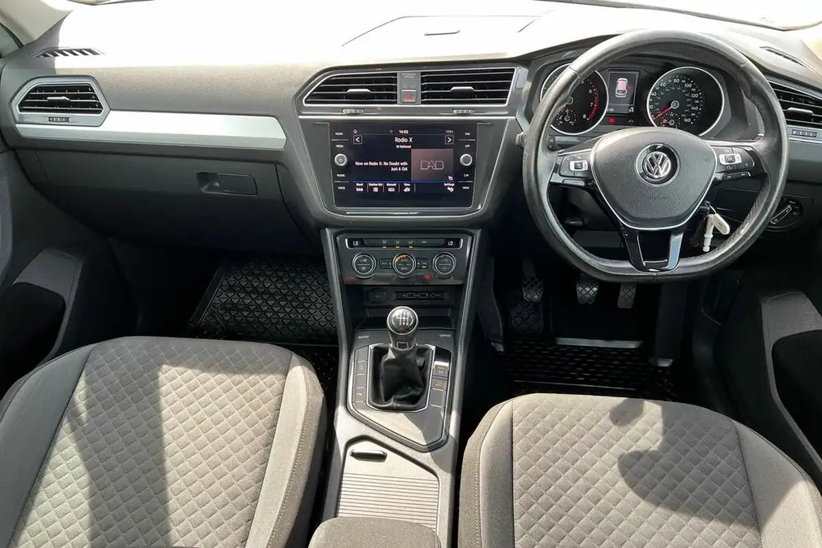 2018-volkswagen-tiguan-14-tsi-se-navigation-150ps-actss-big-16