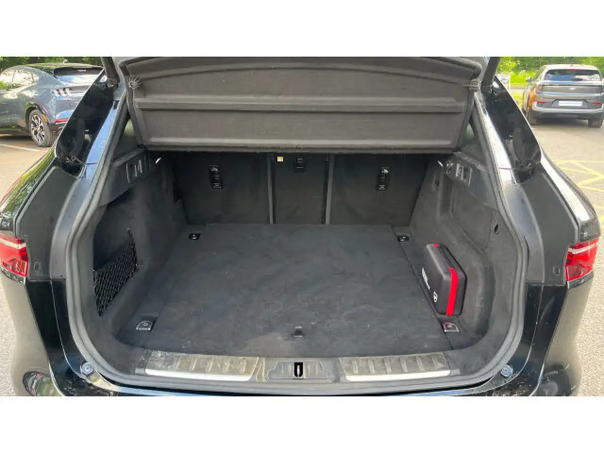 2021-jaguar-f-pace-20-d165-r-dynamic-s-mhev-big-3
