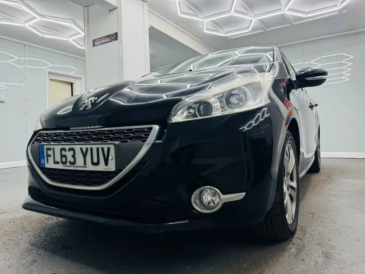 2013-peugeot-208-14td-allure-14hdi-5d-big-8