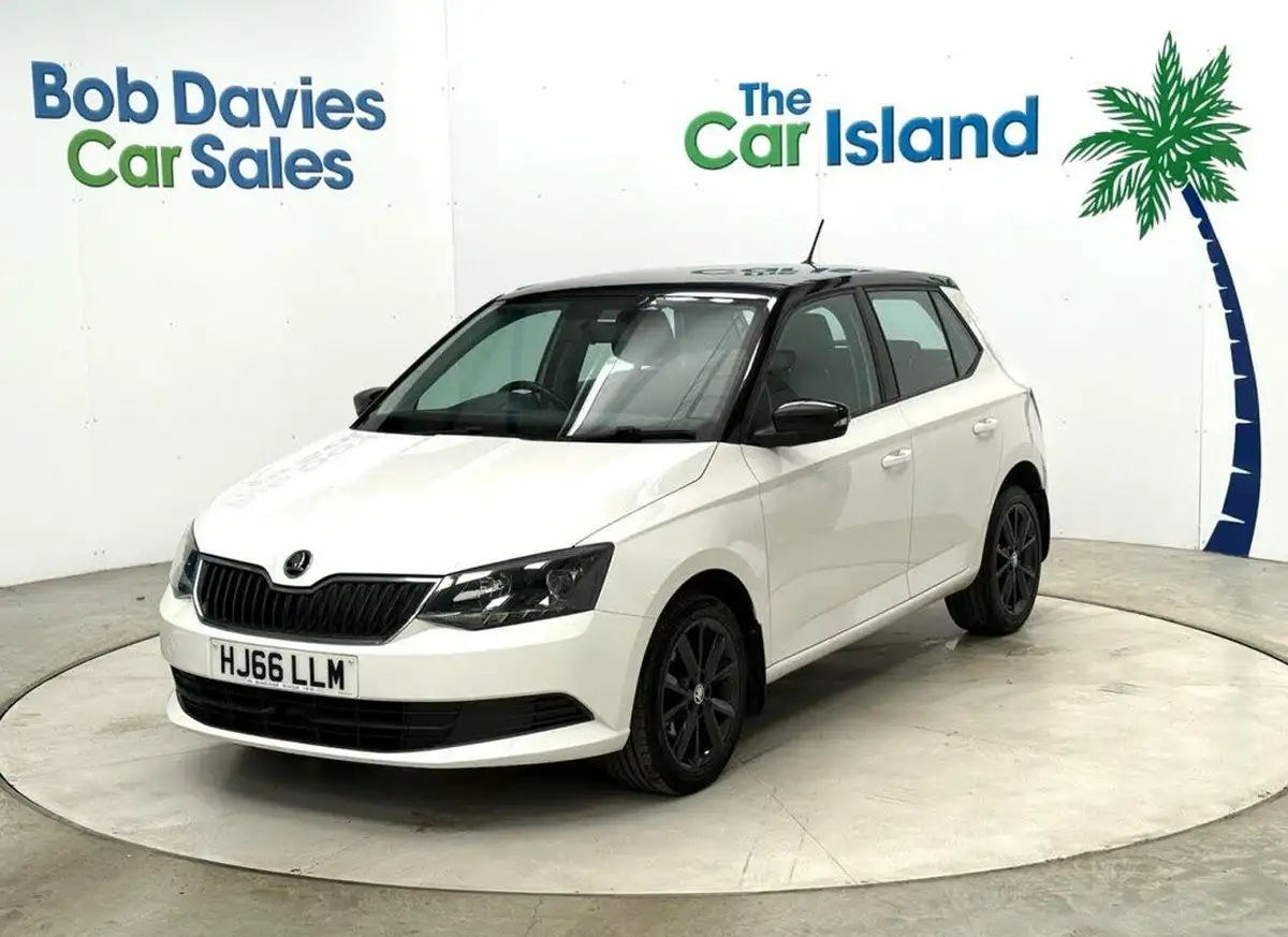 2016-skoda-fabia-12-tsi-colour-edition-big-2