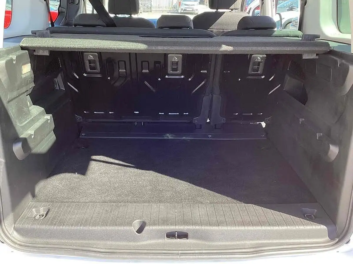 2021-vauxhall-combo-life-12i-edition-big-11