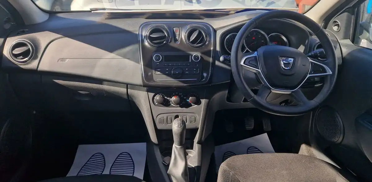 2017-dacia-sandero-10-sce-ambiance-big-1