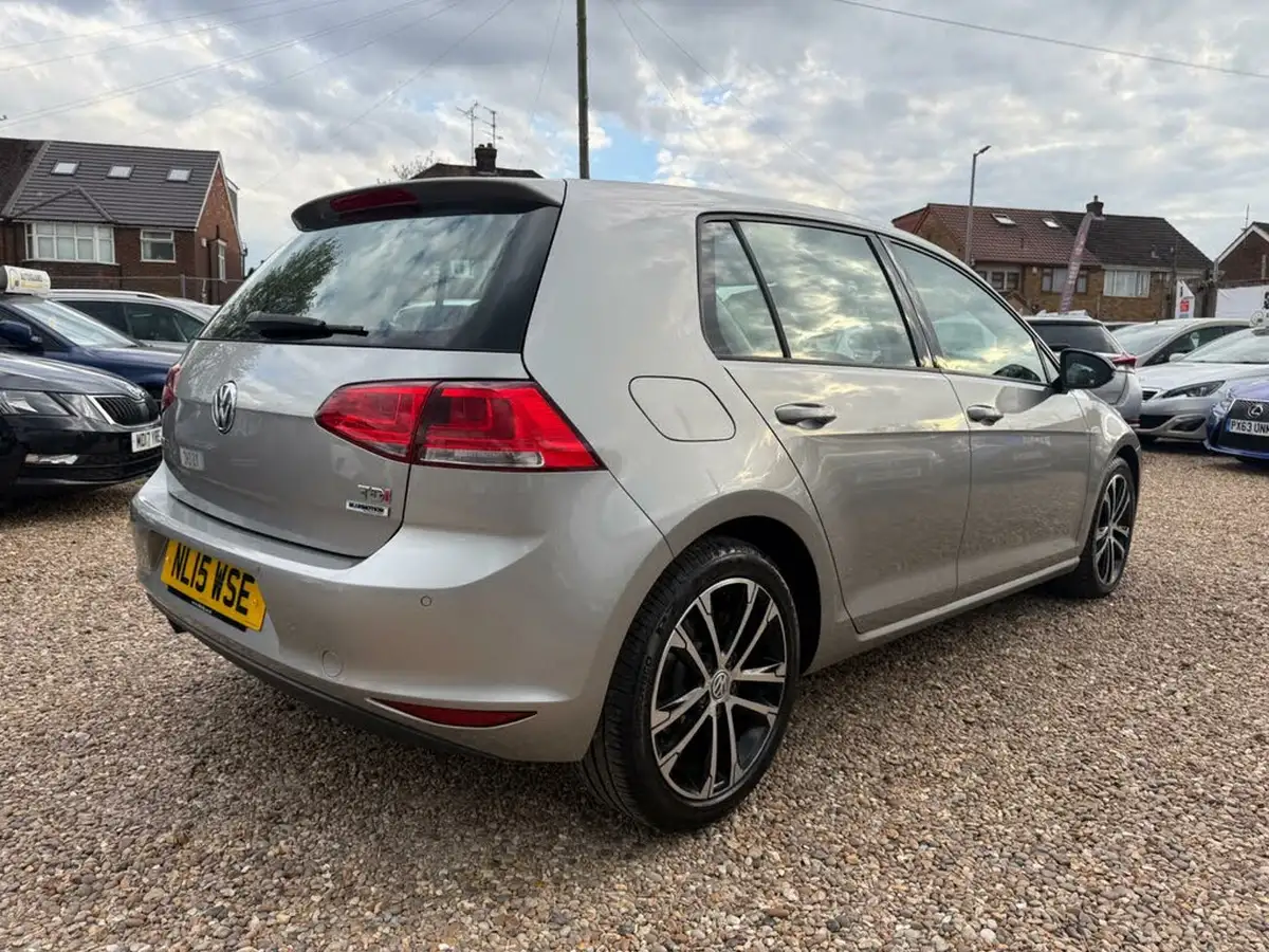 2015-volkswagen-golf-16tdi-match-105ps-bmt-ss-5d-big-19