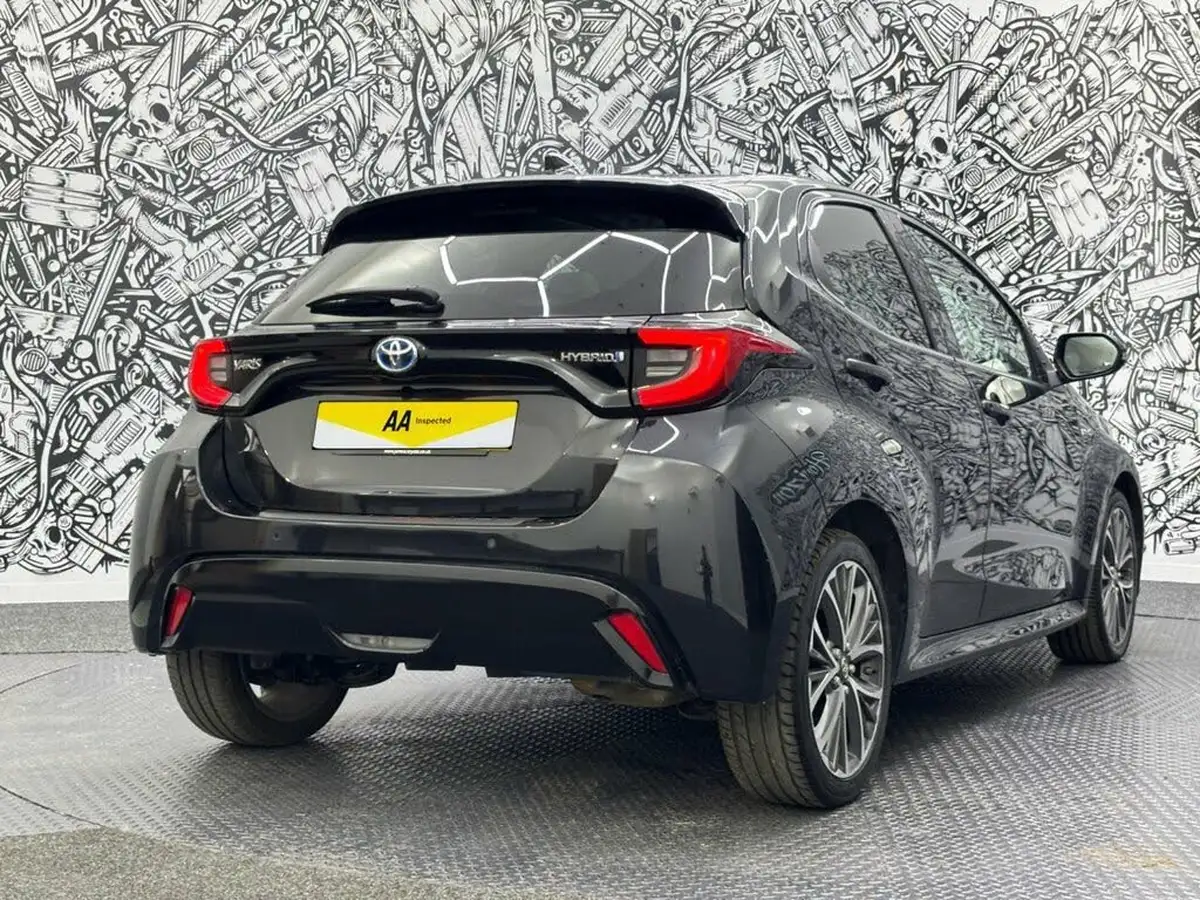 2021-toyota-yaris-15-vvt-i-excel-big-10