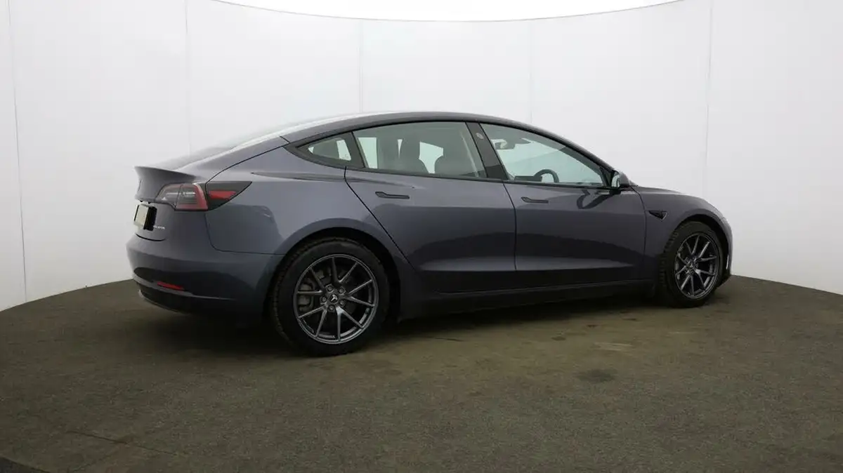 2021-tesla-model-3-e-long-range-awd-big-56