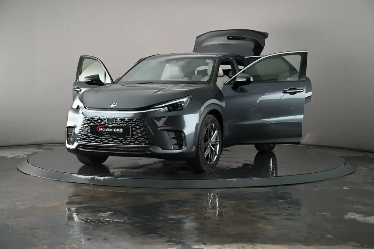 2025-lexus-lbx-15-premium-plus-big-47