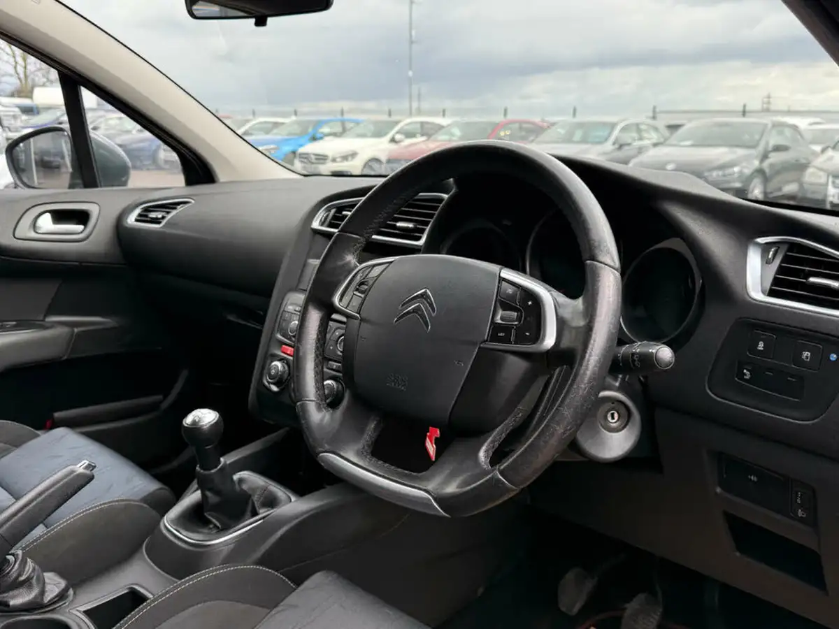 2015-citroen-c4-16td-vtr-big-7