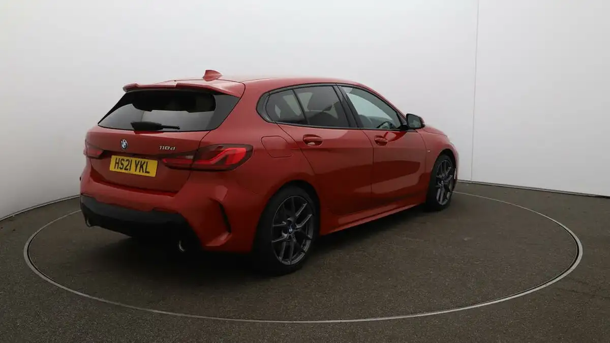 2021-bmw-1-series-20td-118d-m-sport-lcp-big-54