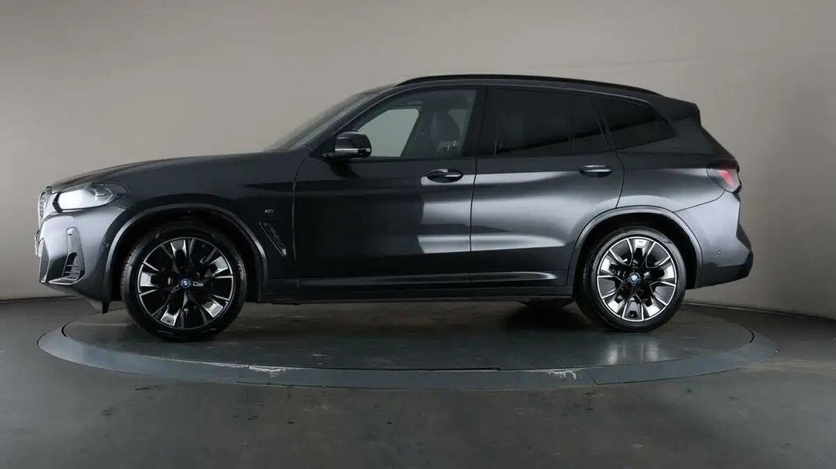 2022-bmw-ix3-e-m-sport-pro-big-38