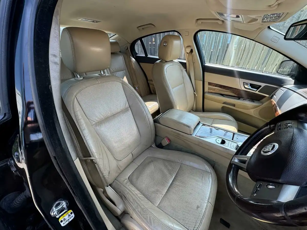 2010-jaguar-xf-30td-premium-luxury-big-11