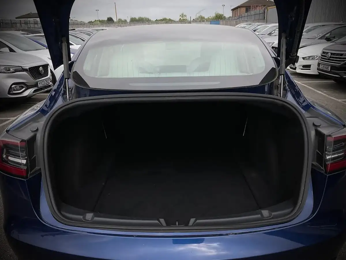 2020-tesla-model-3-e-performance-big-18