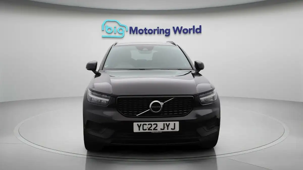 2022-volvo-xc40-15-t3-r-design-auto-big-2