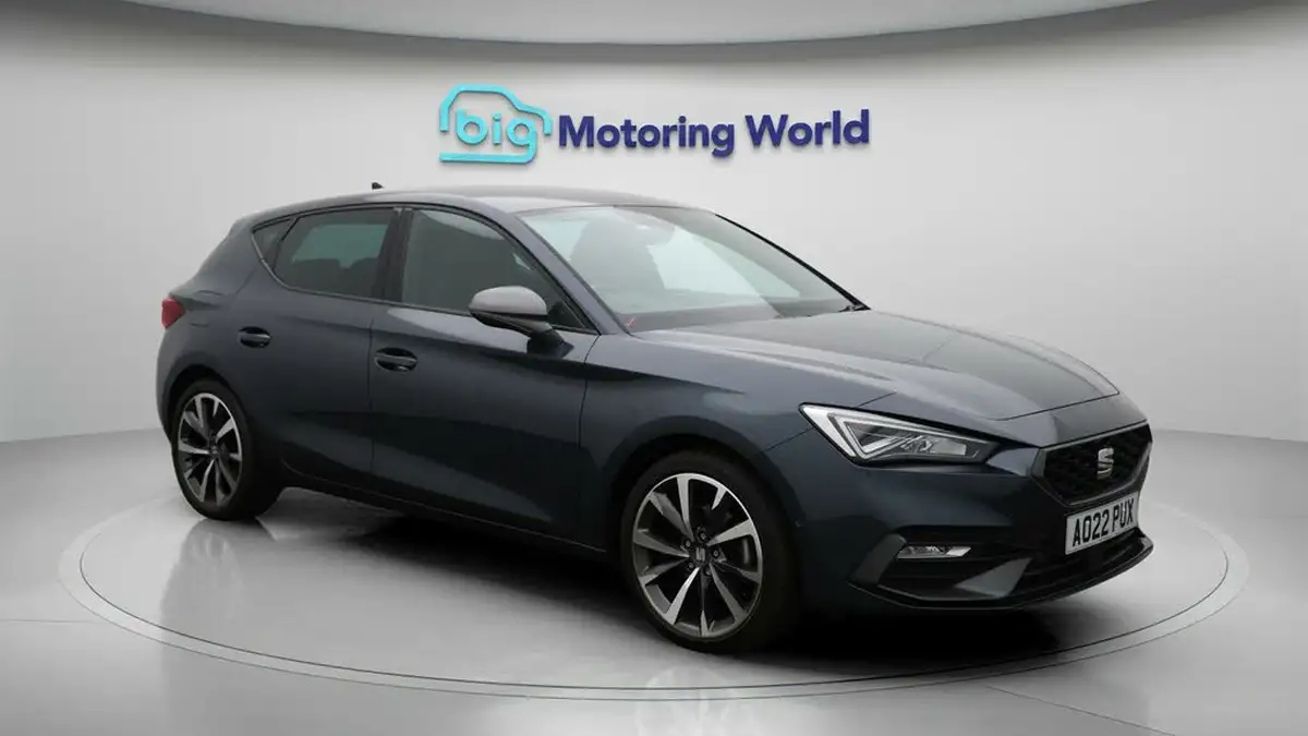 2022-seat-leon-big-1