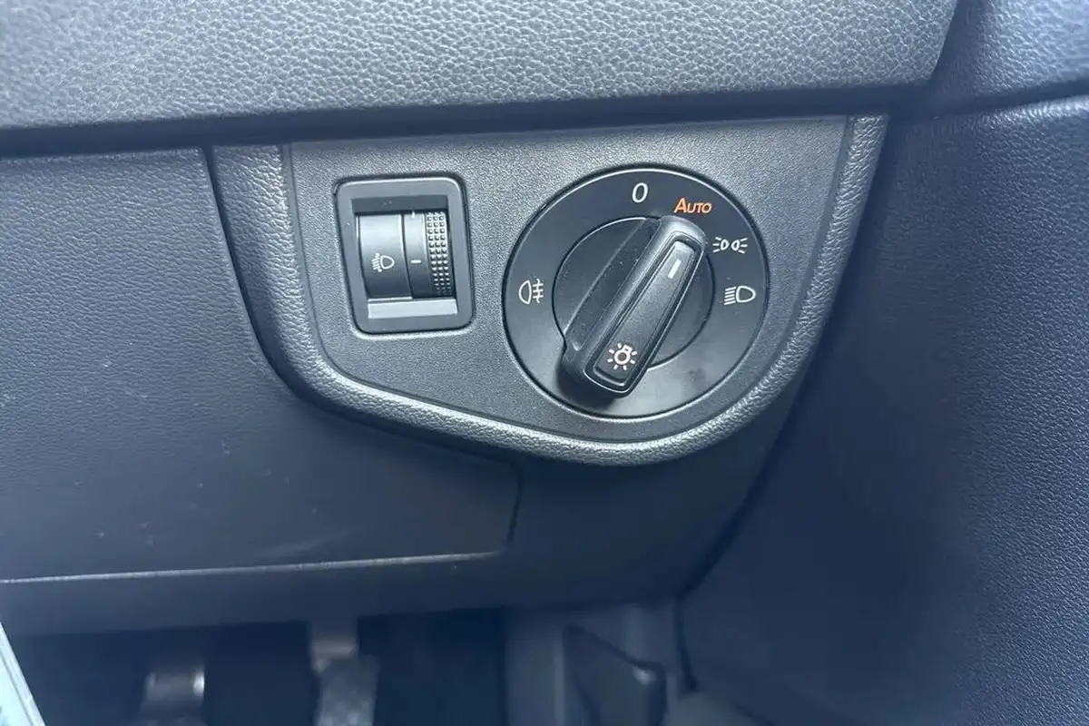 2023-volkswagen-polo-10-tsi-life-big-36