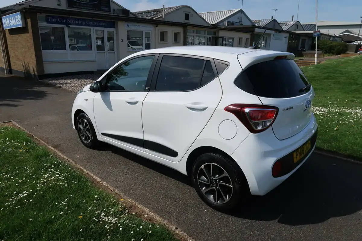 2018-hyundai-i10-10-go-se-66ps-big-9