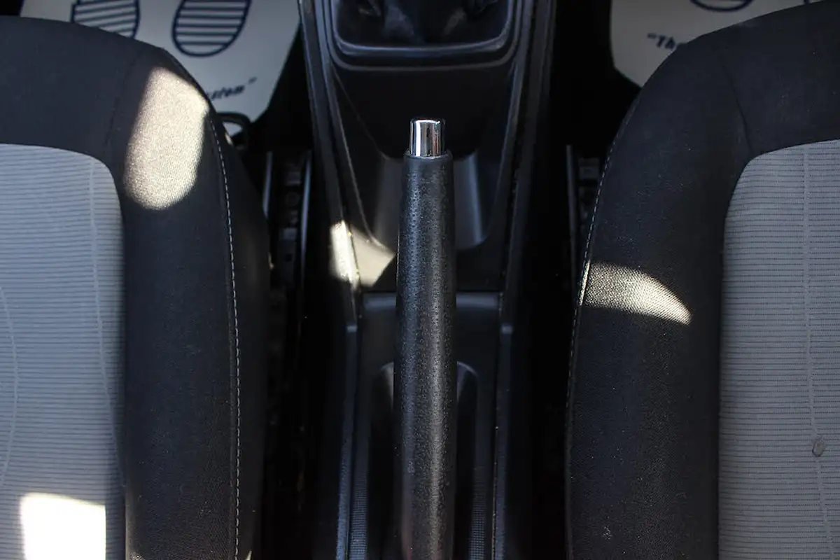 2015-seat-ibiza-14-toca-hatchback-5d-big-26