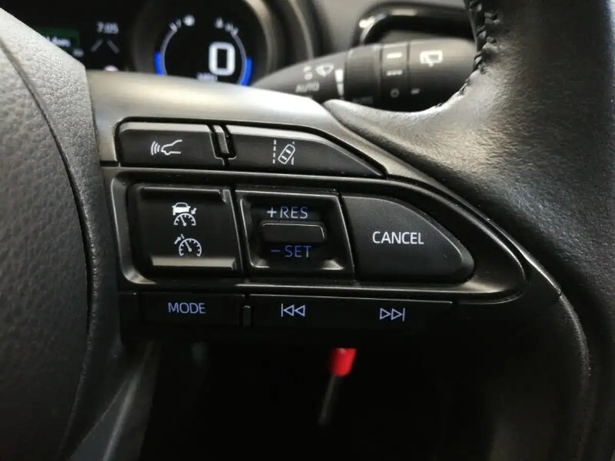 2021-toyota-yaris-15-vvt-i-design-big-13