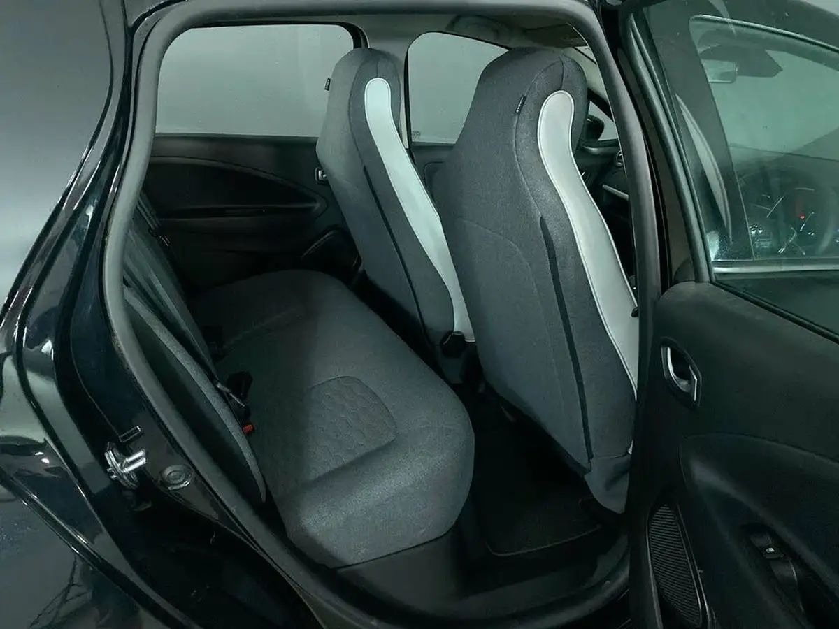 2021-renault-zoe-e-iconic-135ps-r135ev50-rapid-charge-big-18