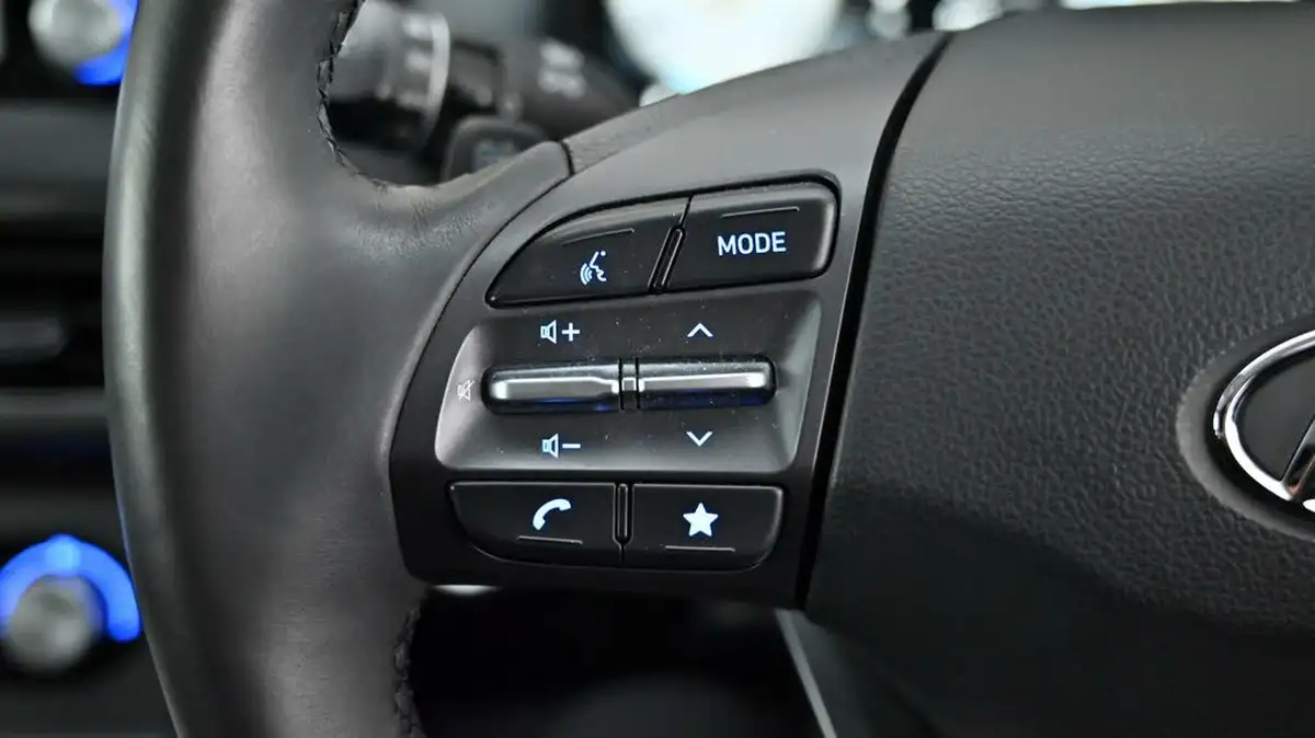 2022-hyundai-kona-e-premium-204ps-64kwh-7kw-obc-big-23