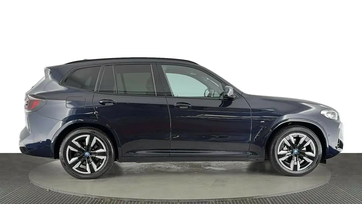 2022-bmw-ix3-e-m-sport-big-2