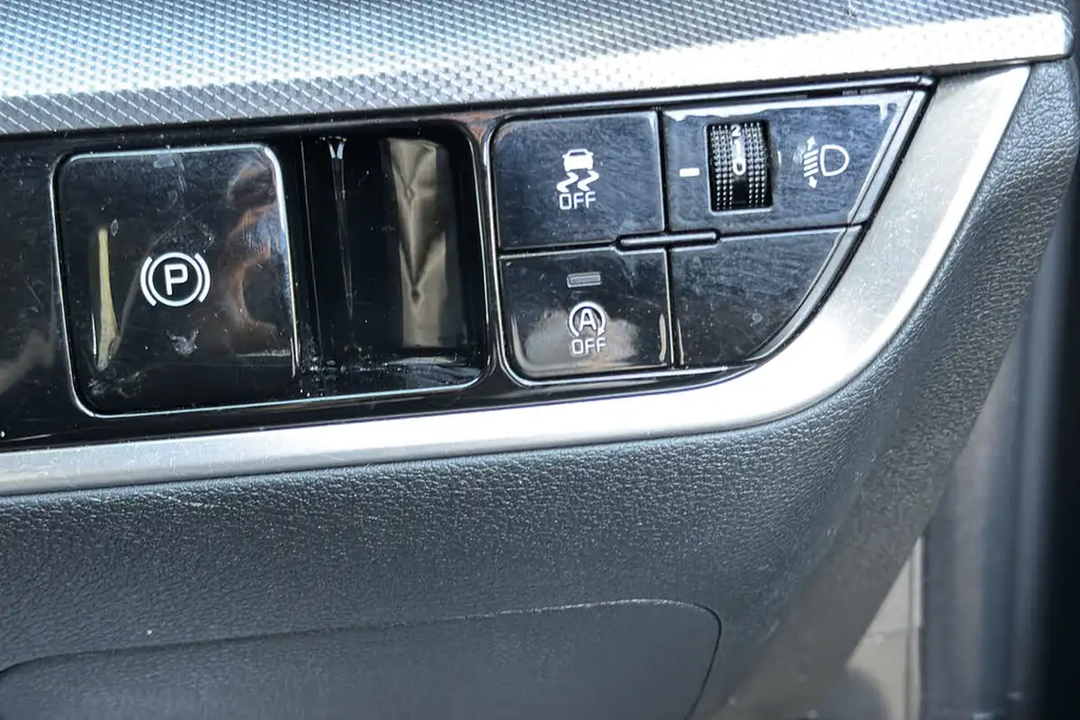 2022-kia-sportage-16-t-gdi-launch-edition-big-22