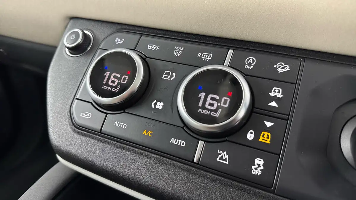 2021-land-rover-110-defender-30-d200-se-big-18