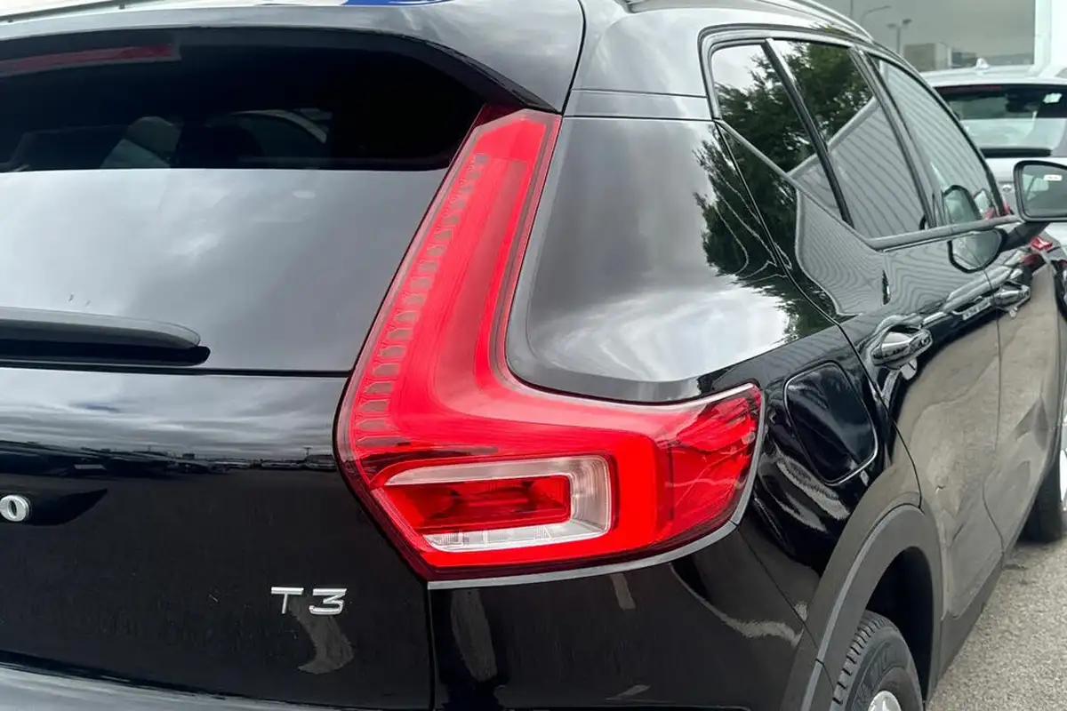 2021-volvo-xc40-15-t3-momentum-161bhp-big-19