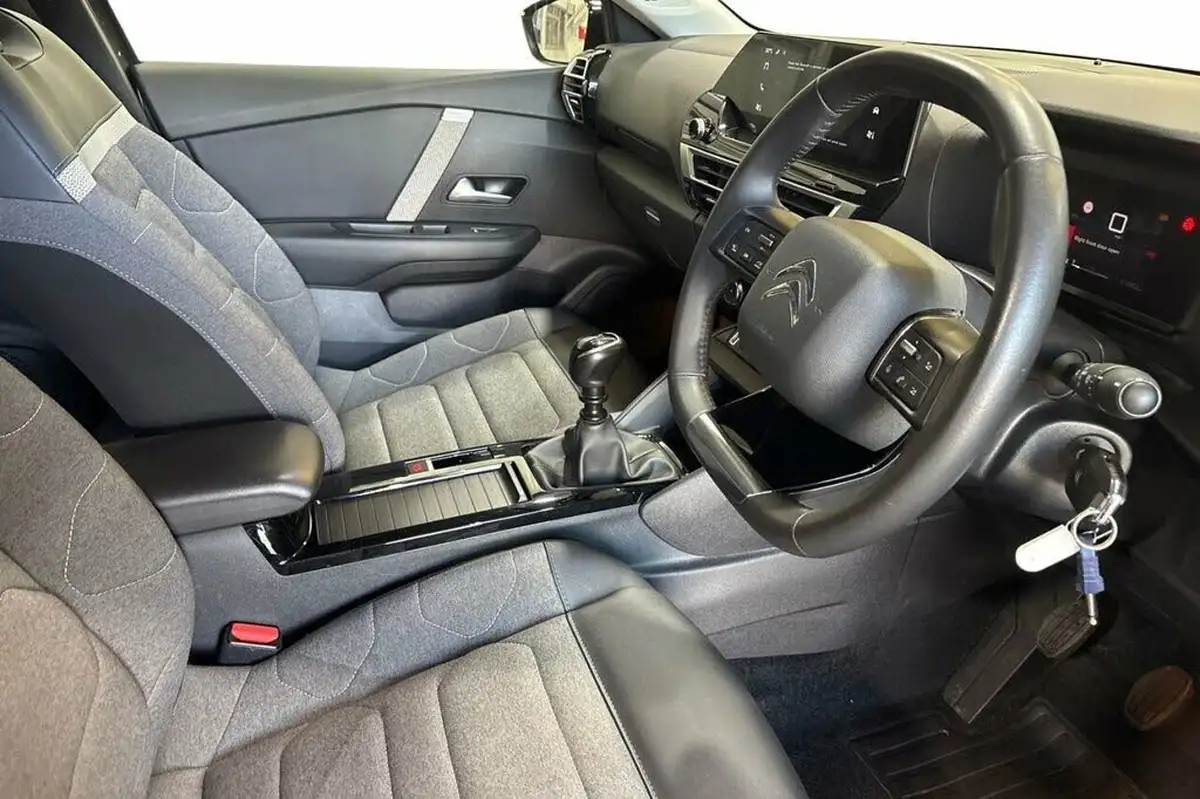 2023-citroen-c4-12-puretech-sense-big-8