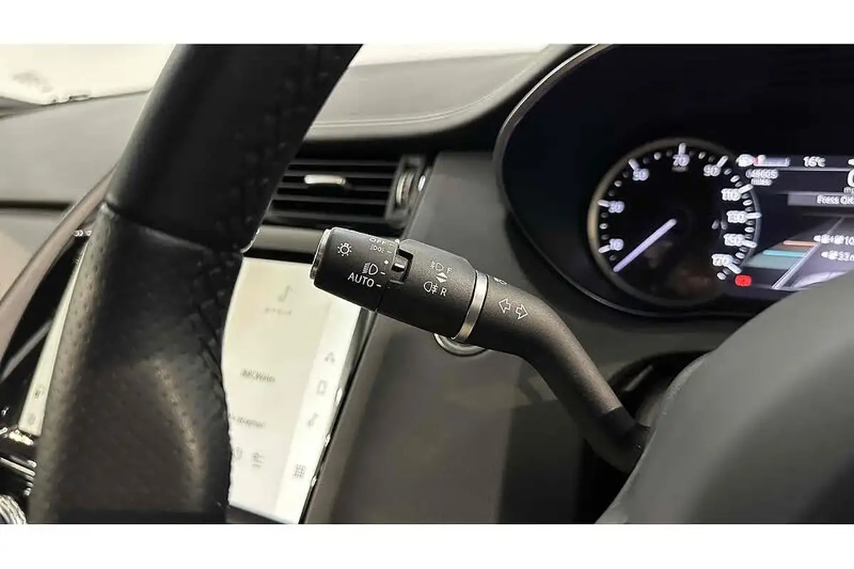 2023-jaguar-e-pace-15-p300e-r-dynamic-black-big-40